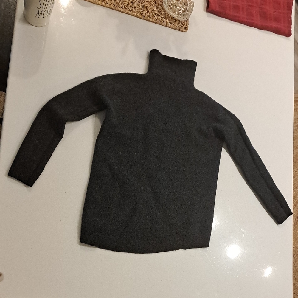 Tahari Black Turtleneck Sweater with Long Sleeves